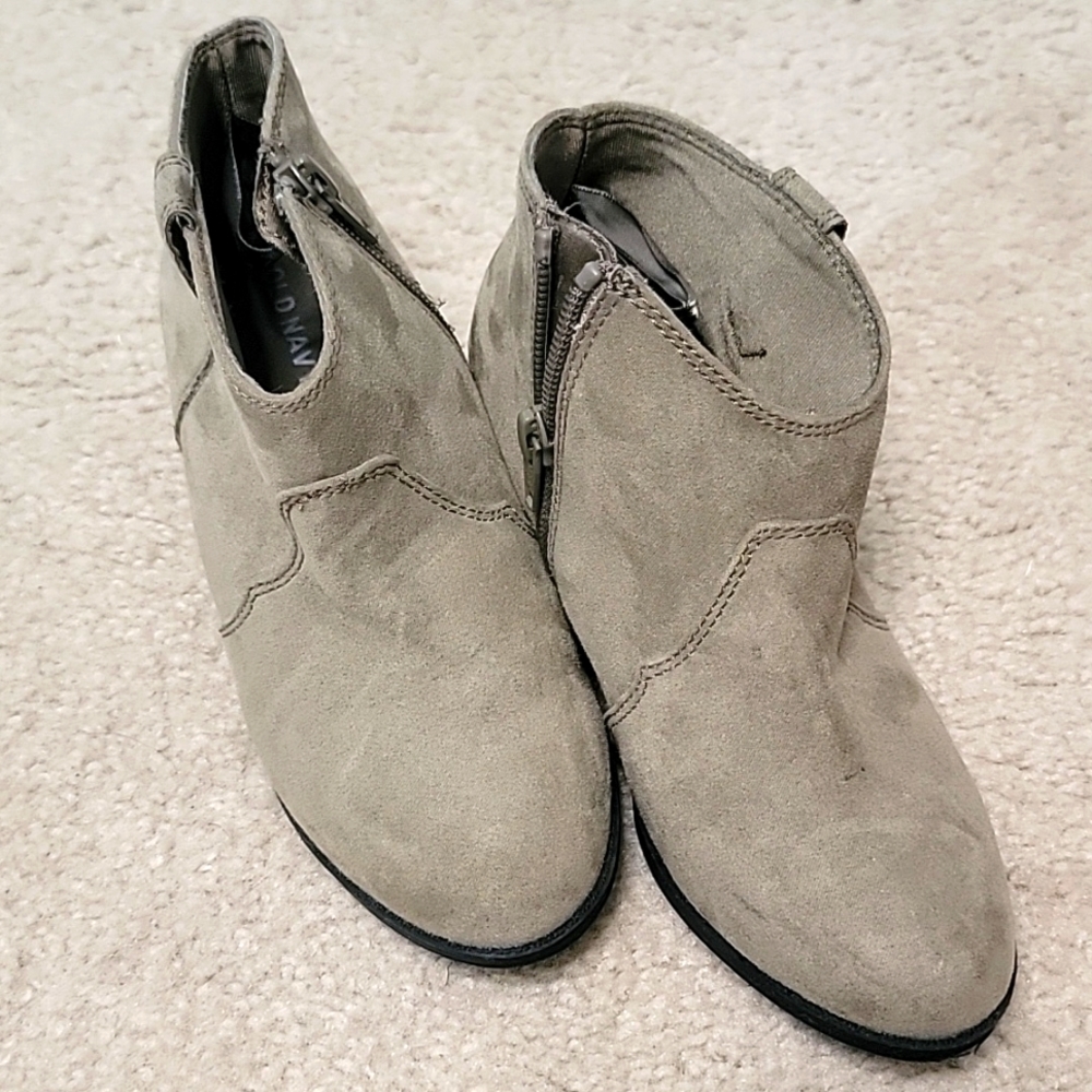 Girls boots